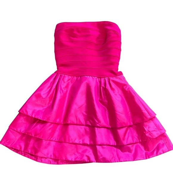 VTG 80s Tadashi Shoji Strapless Barbie Pink Mini Cocktail Dress Tiered USA Sz XS - Picture 1 of 10
